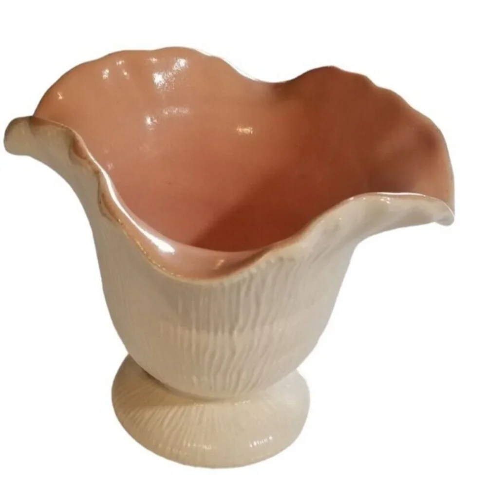 Vtg.‎ Camark Art Pottery USA # 939 Ivory Ruffled Top Vase Pink Interior 6